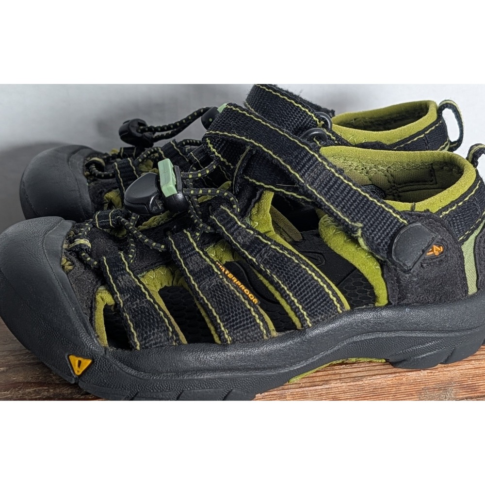 KEEN Newport H2 Kids Sandals Size 12 US Black Green Water Hiking Shoes Youth